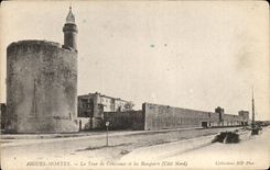 CPA Aigues Mortes La Tour de Constance et les Remparts