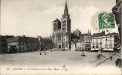 CPA Lisieux La Cathedrale et la Place Thiers