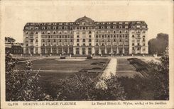 CPA Deauville Flowered Beach the Royal Hotel and Gardens