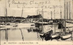 CPA Deauville Basins of the Customs Boats