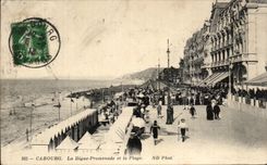 CPA Cabourg La Plage Promenade et la Plage