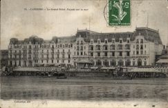 CPA Cabourg Le Grand Hotel Facade sur la mer