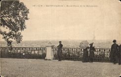 CPA Saint Round Cloud Point of the Balustrade Military Eiffel Tower militaria