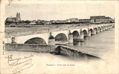 CPA Tours Bridge On the Loire