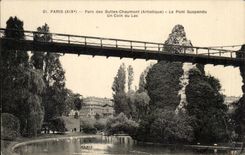 CPA Paris Park of the Chaumont Hillocks (Artistic) the Suspended bridge a Corner of the Lake