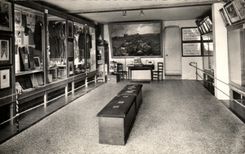 CPA Loigny La Bataille Musee Vitrines de Sonis des Zouaves de Charette