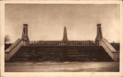 CPA The Entry off the National Cemetery off Douaumont