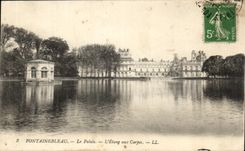 CPA Fontainebleau the Palate pond with carps