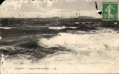 CPA Dinard Coup de Vent en Rade Bateau