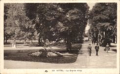 CPA Vittel the Large one Allee