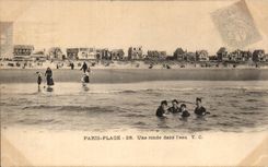 CPA Paris Beach a round in I water