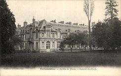 CPA Fontainebleau Jardin de Diane Galerie des Cerfs