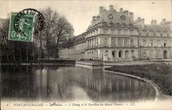 CPA Fontainebleau Le Palais L etang et le Pavillon du Musee Chinois