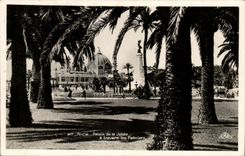 Paladar de CPA Niza del embarcadero a traves de las palmeras