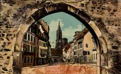 CPA Strasbourg Gate of hospital the street gold and the cathedral