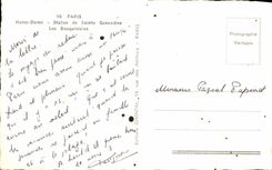 CPA Paris Notre Dame Statue de Saint Genevieve Les Bouquinistes