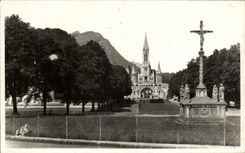 CPA the Pyrenees Ocean Lourdes the Cross of the Breton Esplanade and Berilique