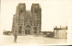 CARTE PHOTO Cathedrale et miltiaire
