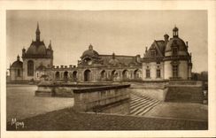 CPA Chateau De Chantilly Le Chateau eleve de 1876 a 1882 sur les plans de Daumet The Place built from the plans of Daumet