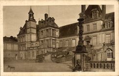 CPA Palais De Fontainebleau staircase out of horseshoe Staire like has horse shoe