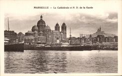 CPA Marseille La Cathedrale et N D de la Garde Bateau