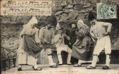 CPA Auvergne La Bourree Folklore Costume 