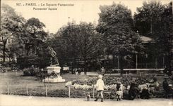 CPA Paris Le Square Parmentier Parmentier Square Enfants