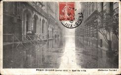 CPA Paris Inonde Rue de Lille Inondations 1910