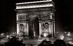 CPSM Paris La Place de l Etoile illuminee