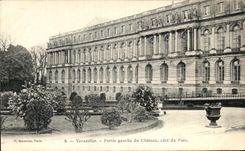 CPA Panorama Partie gauche du Chateau cote du Parc