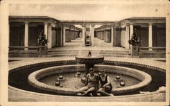 CPA Deauville La Plage Fleurie Baigneuses L Aytrium