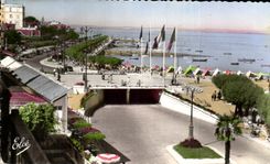 CPA Arcachon Le passage Souterrain et les nouveaux Boulevards en bordure du Bassin