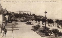 CPA Arcachon Les Nouveaux Jardins La Place Thiers et lae grand Hotel