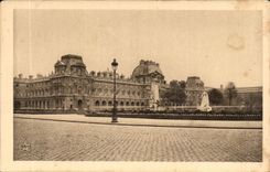 CPA Paris Court of the Carousel the Monument of Gambetta and the Monument of Detense of Paris (Bartolome) Louvre