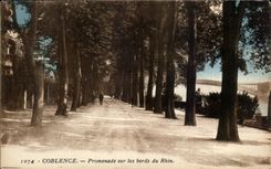 CPA Coblence Promenade sur Les bords du Rhin