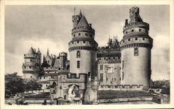 CPA Chateau De Pierrefonds Tours Jules Cesar et Charlemagne