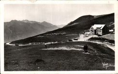 CPA Les Pyrenees Le Col d'Aubisque Et l'Hotellerie