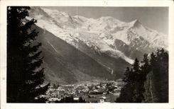 CPA Chamonix Vue Generale At Le Mont Blanc