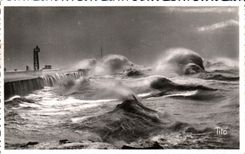 CPA Le Havre tempete A La Jetee Nord
