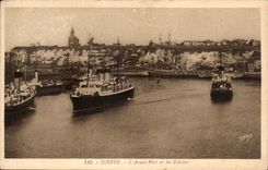 CPA Dieppe L'Avant Port Et Les Falaises Bateaux 