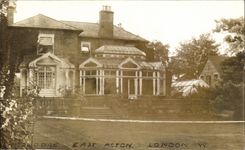 CARTE PHOTO The Looge East Acton London Londres