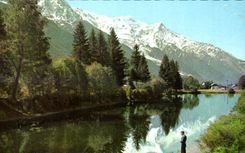 CPA Chamonix Mont Blanc Pechur au Lac des Praz Relfet du massit du Mont Blanc