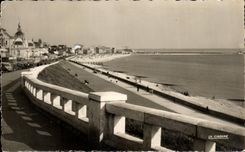 CPA Le Havre Promenade de la Plage Promenade of the Beach