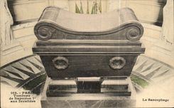 CPA Paris Tombeau de Napoleon 1er aux Invalides Sarcophage