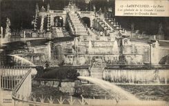 CPA Saint Cloud Le Parc vue Generale De La Grande Cascade Pendant Les Grandes Eaux