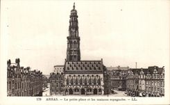 CPA Arras La Petite Place et les maison espagnoles