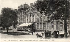 CPA Bagnoles De L'orne Etablissement Thermal La Cour Victoria