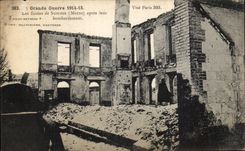 CPA Le Grande Guerre Les Ecoles de Suippes (Marne) apres leur bombardement Militaria