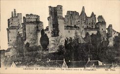 CPA Chateau De Pierrefonds Les Ruines avant la Restauralion