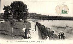 CPA Vichy Le Nouveau Parc et les Bords de I'Allier